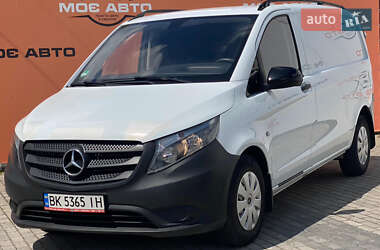 Вантажний фургон Mercedes-Benz Vito 2016 в Рівному