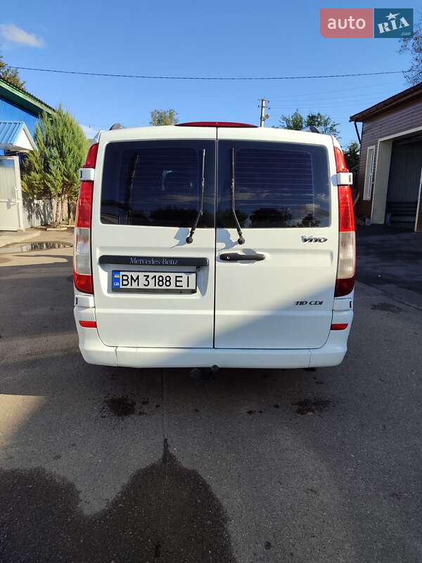 Минивэн Mercedes-Benz Vito 2011 в Коропе