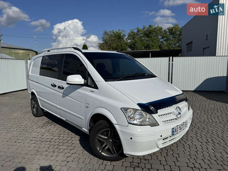 Вантажний фургон Mercedes-Benz Vito 2012 в Мукачевому