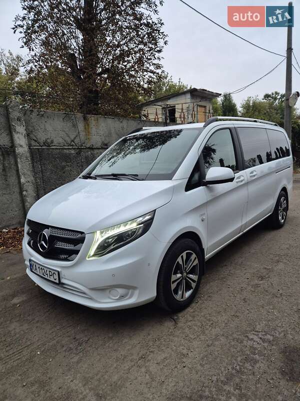 Минивэн Mercedes-Benz Vito 2015 в Киеве