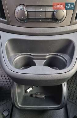 Грузовой фургон Mercedes-Benz Vito 2020 в 