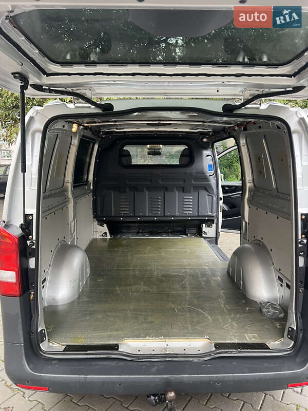 Грузовой фургон Mercedes-Benz Vito 2015 в Черновцах