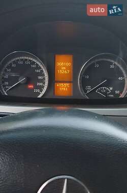 Грузовой фургон Mercedes-Benz Vito 2008 в 