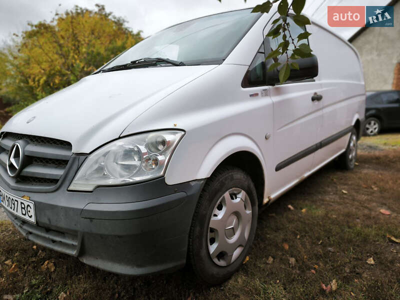 Вантажний фургон Mercedes-Benz Vito 2010 в Харкові