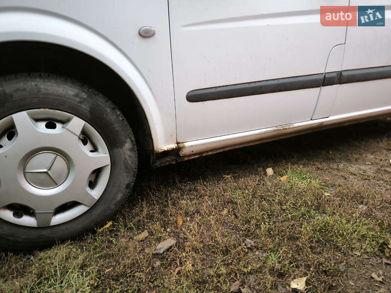 Вантажний фургон Mercedes-Benz Vito 2010 в Харкові