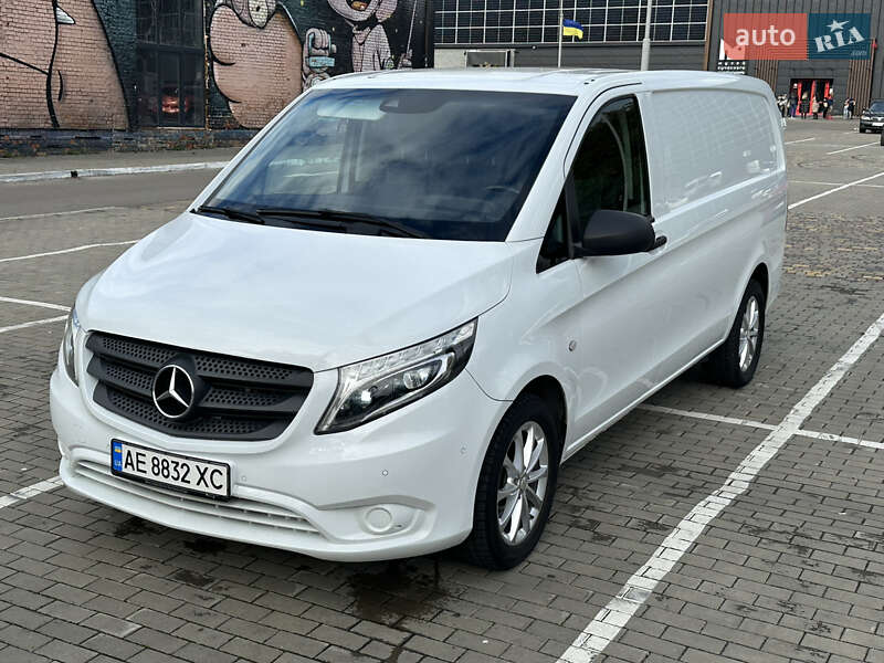 Вантажний фургон Mercedes-Benz Vito 2018 в Луцьку