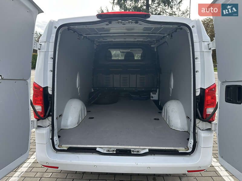 Вантажний фургон Mercedes-Benz Vito 2018 в Луцьку