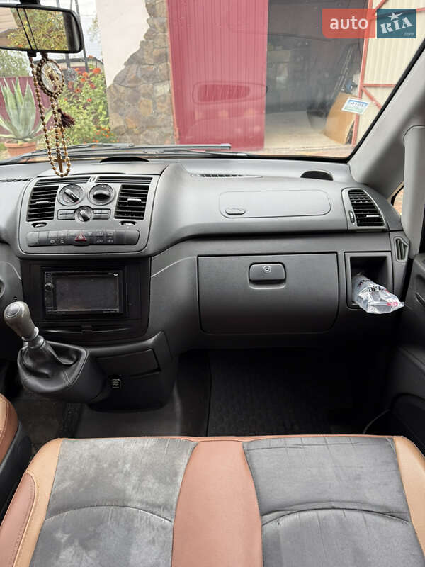 Грузопассажирский фургон Mercedes-Benz Vito 2011 в Калуше