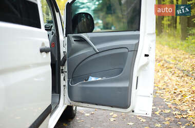 Минивэн Mercedes-Benz Vito 2005 в  фото 24 Минивэн Mercedes-Benz Vito 2005 в