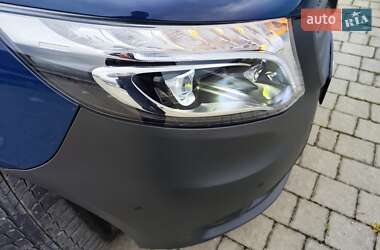 Минивэн Mercedes-Benz Vito 2020 в 