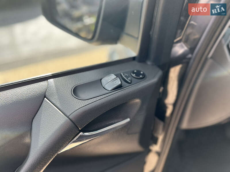 Минивэн Mercedes-Benz Vito 2012 в Львове