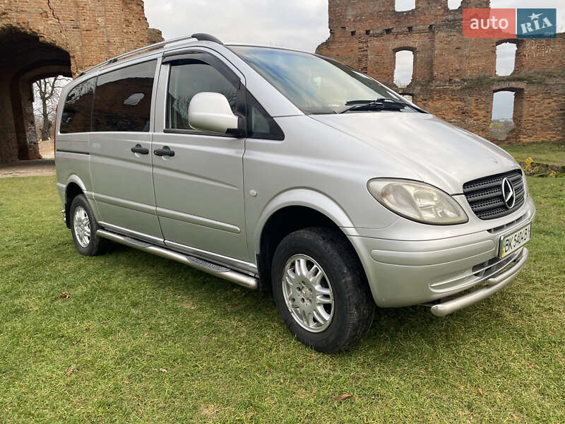 Минивэн Mercedes-Benz Vito 2006 в Корце