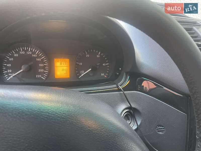 Вантажний фургон Mercedes-Benz Vito 2013 в Нижній Апші