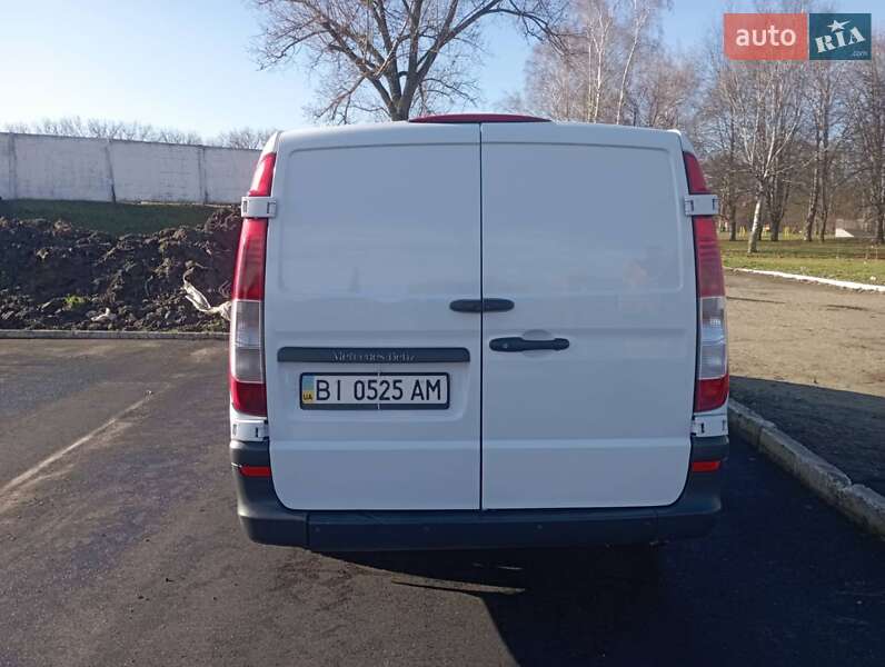Грузовой фургон Mercedes-Benz Vito 2006 в Хороле