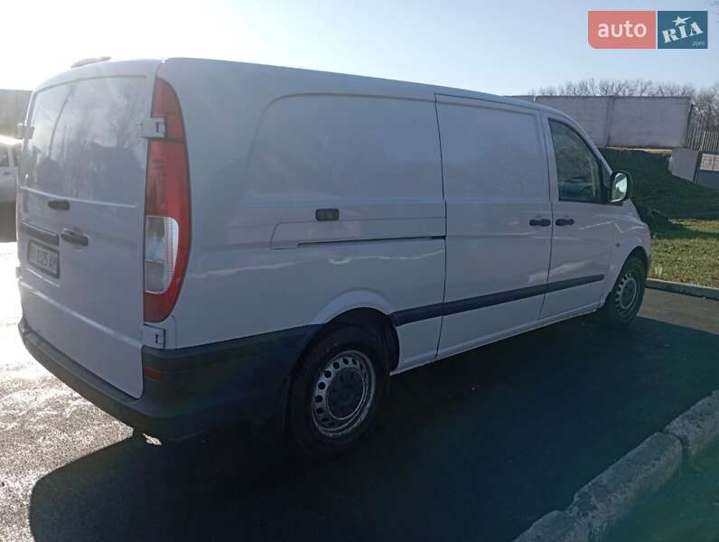 Грузовой фургон Mercedes-Benz Vito 2006 в Хороле