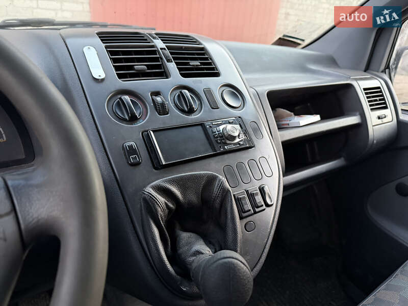 Минивэн Mercedes-Benz Vito 2002 в Камне-Каширском
