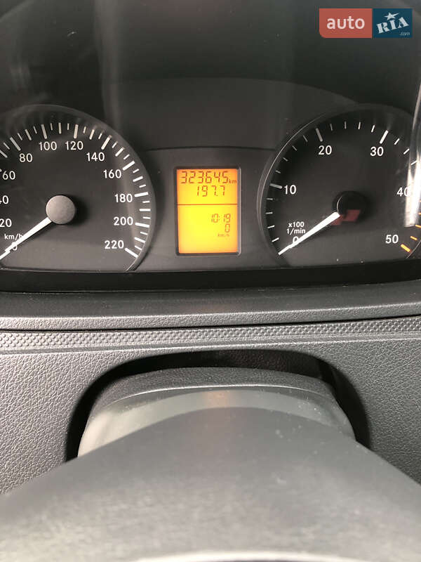 Грузовой фургон Mercedes-Benz Vito 2010 в Черновцах