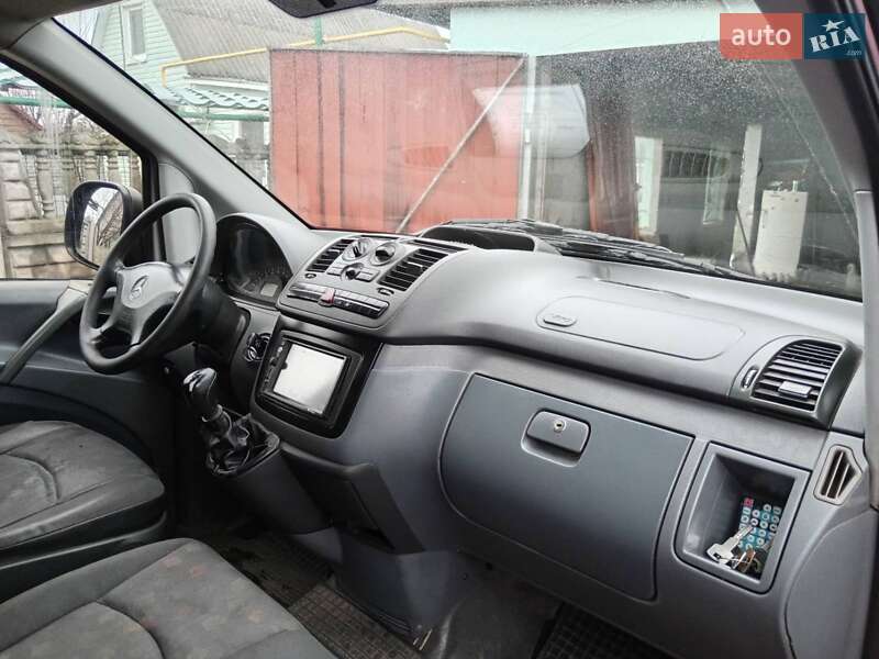 Грузопассажирский фургон Mercedes-Benz Vito 2004 в Белой Церкви