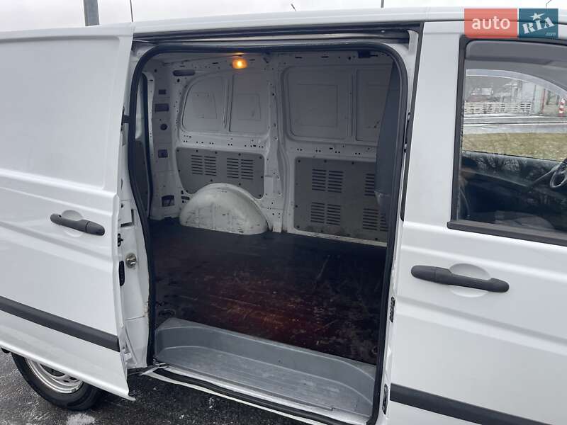 Микроавтобус грузовой (до 3,5т) Mercedes-Benz Vito 2006 в Виннице