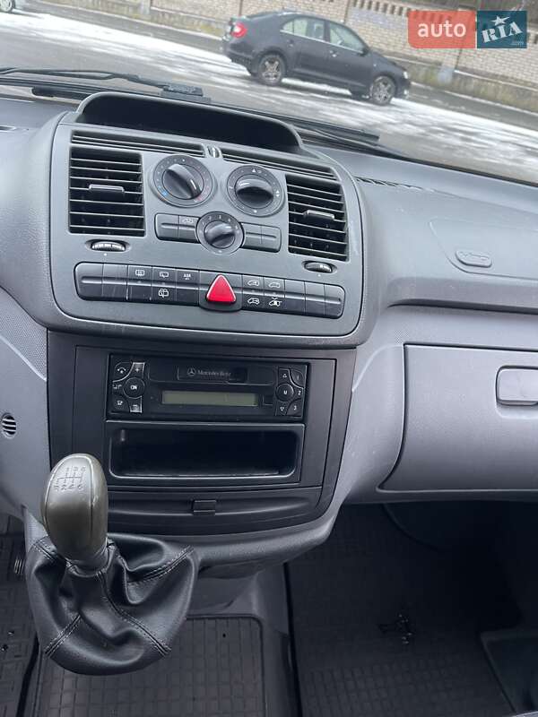 Микроавтобус грузовой (до 3,5т) Mercedes-Benz Vito 2006 в Виннице