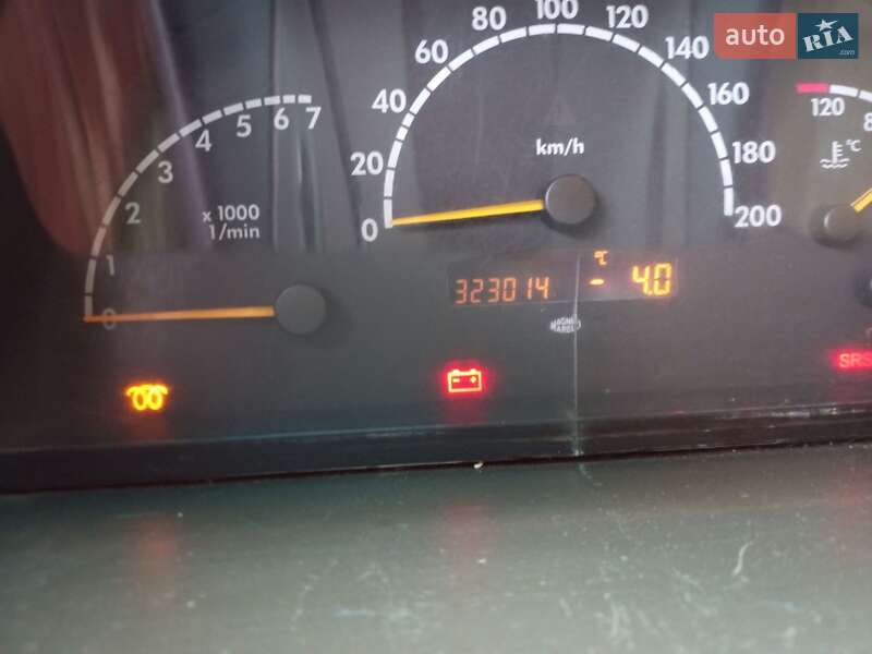 Минивэн Mercedes-Benz Vito 2003 в Будах фото 7 Минивэн Mercedes-Benz Vito 2003 в Будах