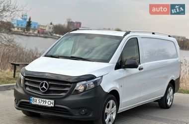 Вантажний фургон Mercedes-Benz Vito 2017 в Рівному