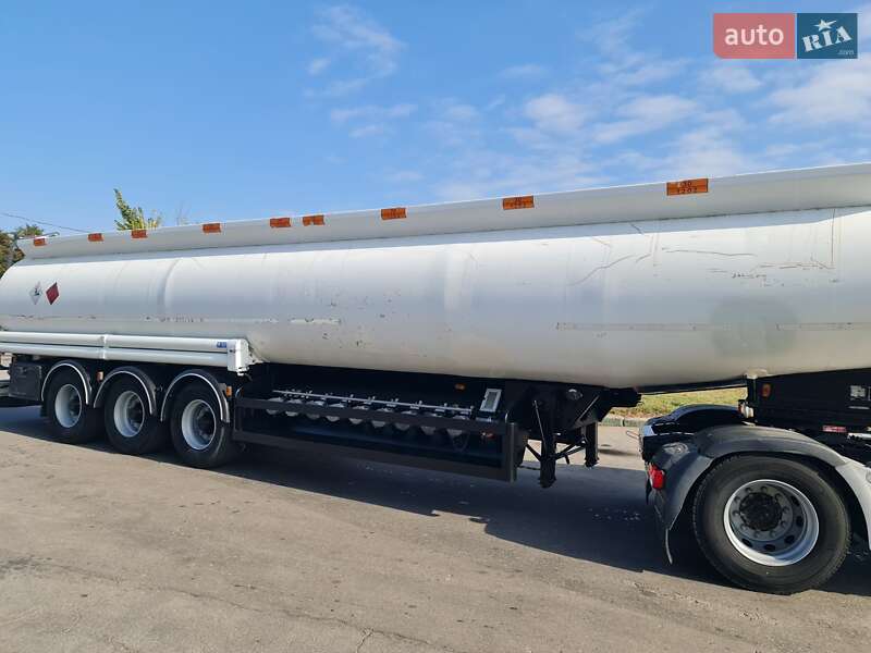 Цистерна напівпричіп Merceron М-343 SМ 1999 в Вінниці