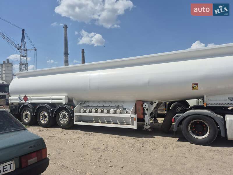 Цистерна полуприцеп Merceron М 343RDP0 2001 в Кропивницком