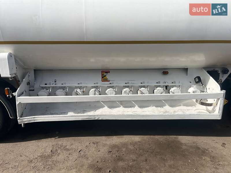 Цистерна полуприцеп Merceron M 1999 в Житомире фото 2 Цистерна полуприцеп Merceron M 1999 в Житомире