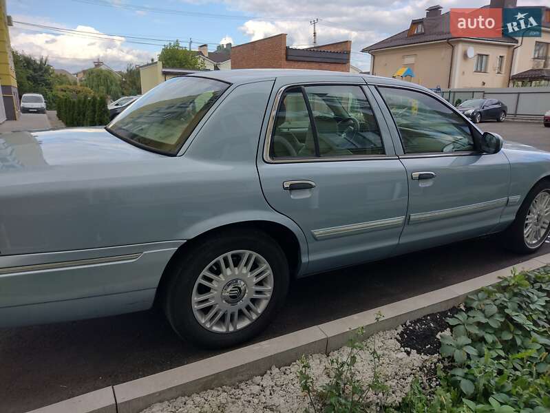 Седан Mercury Grand Marquis 2010 в Киеве
