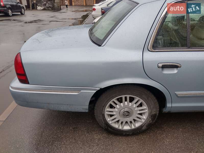 Седан Mercury Grand Marquis 2010 в Киеве