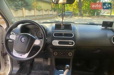 Хэтчбек MG 3 Cross 2013 в 