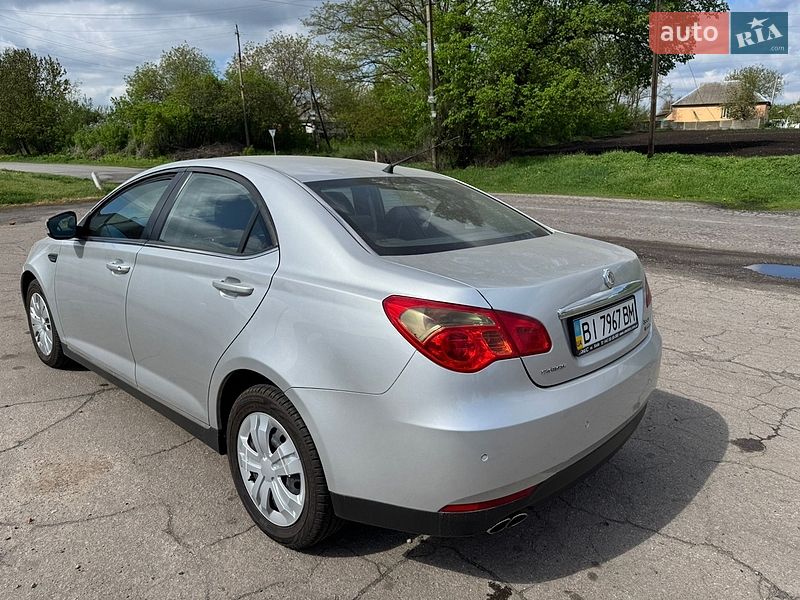 Седан MG 550 2012 в Гребінці