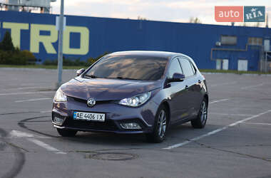 Хэтчбек MG 5 2013 в 