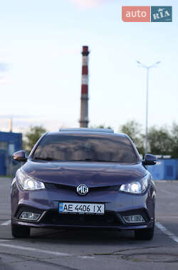 Хэтчбек MG 5 2013 в 