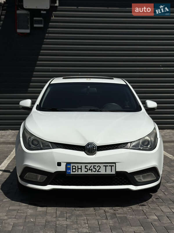 Хетчбек MG 5 2013 в Кривому Розі