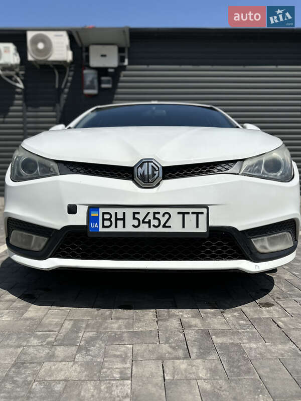 Хетчбек MG 5 2013 в Кривому Розі