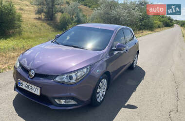 Хэтчбек MG 5 2013 в 