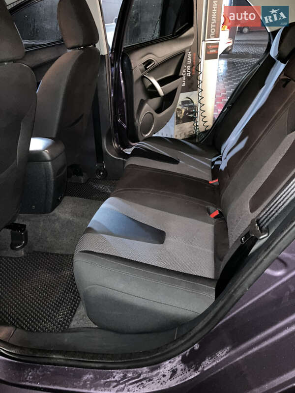 Хэтчбек MG 5 2013 в Полтаве фото 12 Хэтчбек MG 5 2013 в Полтаве