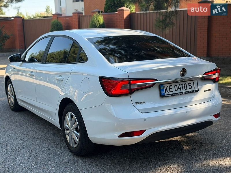 Седан MG 5 2022 в Дніпрі
