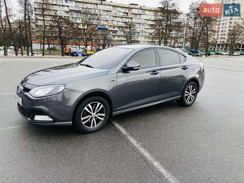 Ліфтбек MG 6 2013 в 
