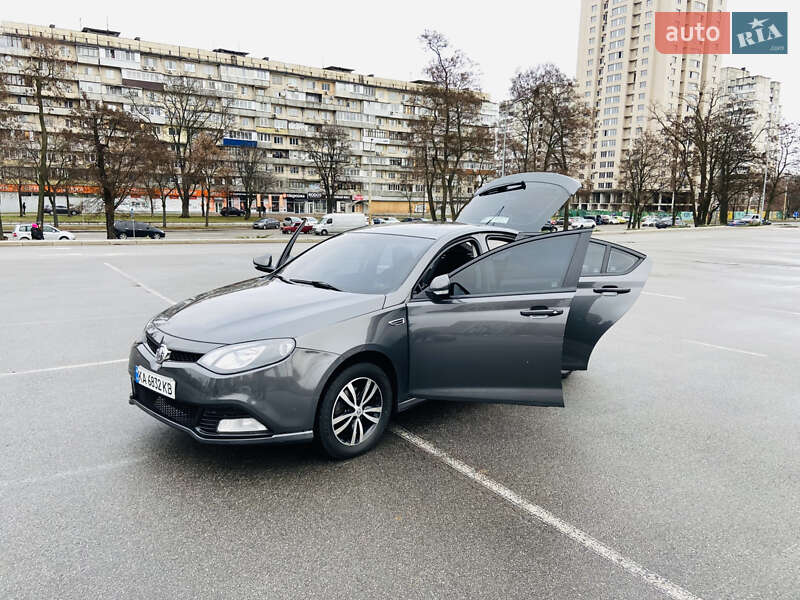 Лифтбек MG 6 2013 в Киеве фото 15 Лифтбек MG 6 2013 в Киеве