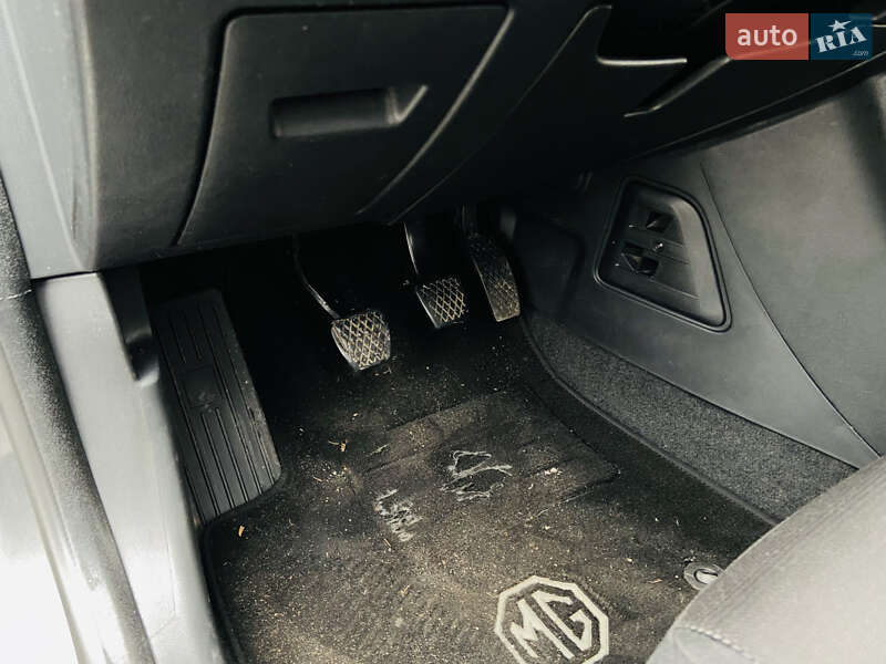 Лифтбек MG 6 2013 в Киеве фото 24 Лифтбек MG 6 2013 в Киеве