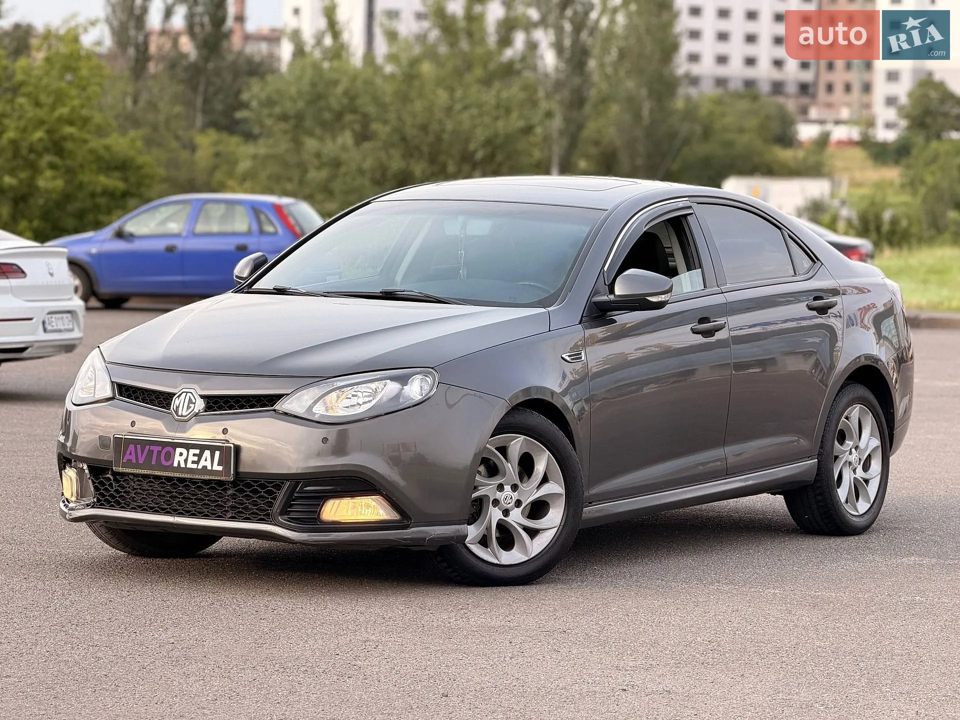 2013 MG 6 - мініатюра 2