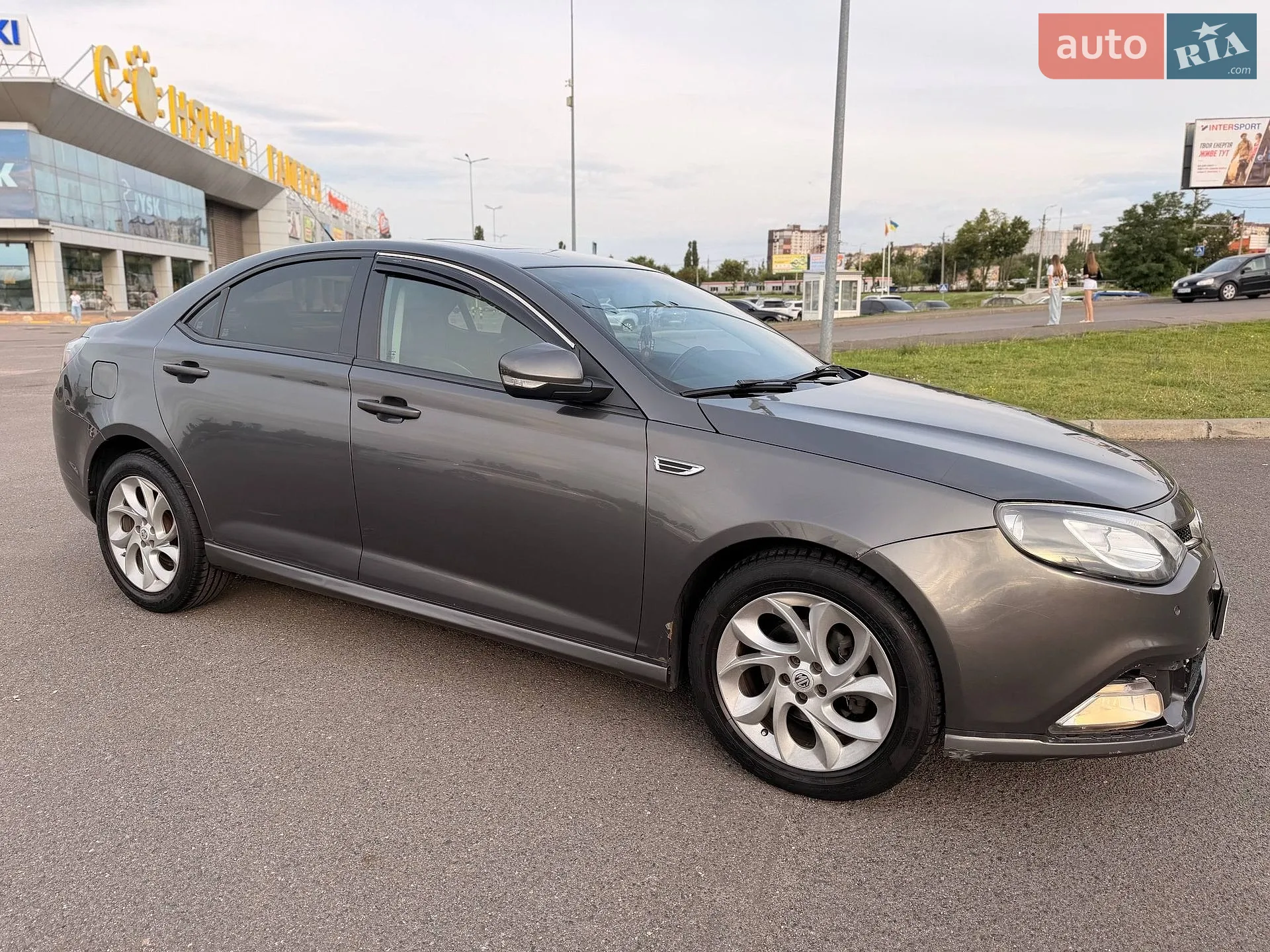 2013 MG 6 - мініатюра 19