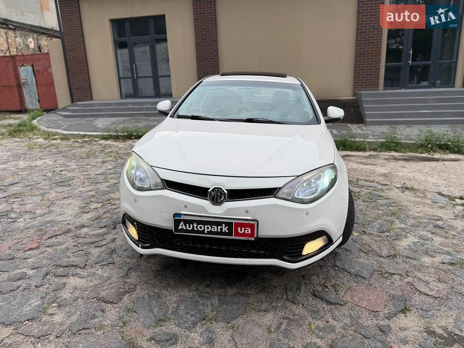 2013 MG 6 - мініатюра 3