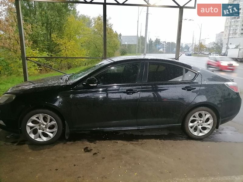 Фастбек MG 6 2012 в Києві