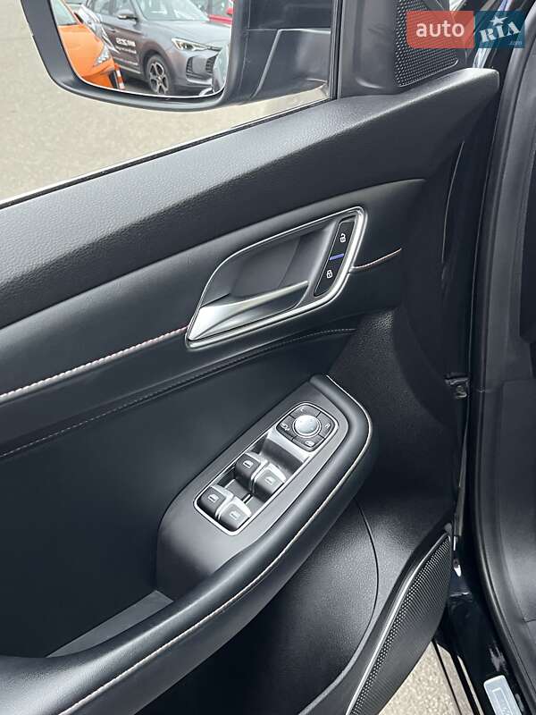 Внедорожник / Кроссовер MG HS 2021 в Киеве