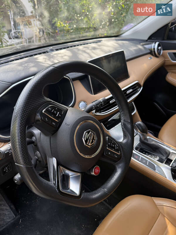 Внедорожник / Кроссовер MG HS 2021 в Киеве