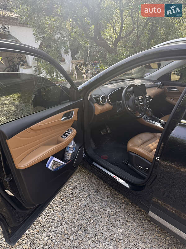 Внедорожник / Кроссовер MG HS 2021 в Киеве